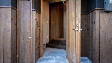 施設の入り口 / 9