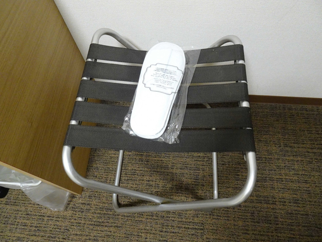 使い捨てスリッパがあります