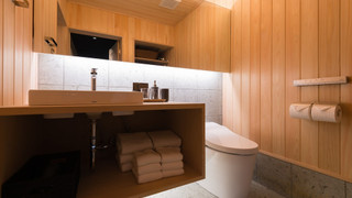 一軒家 (ダブルベット1, シングルベット2, 布団2)