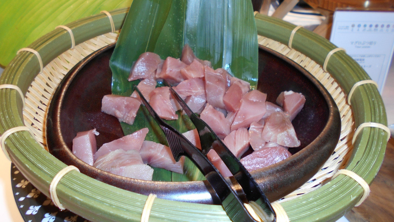 マグロ　切り落とし部分