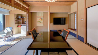 【和洋室｜Ｘ】源泉◆踏込＋10畳＋ツイン10畳＋広縁（67平米以上）