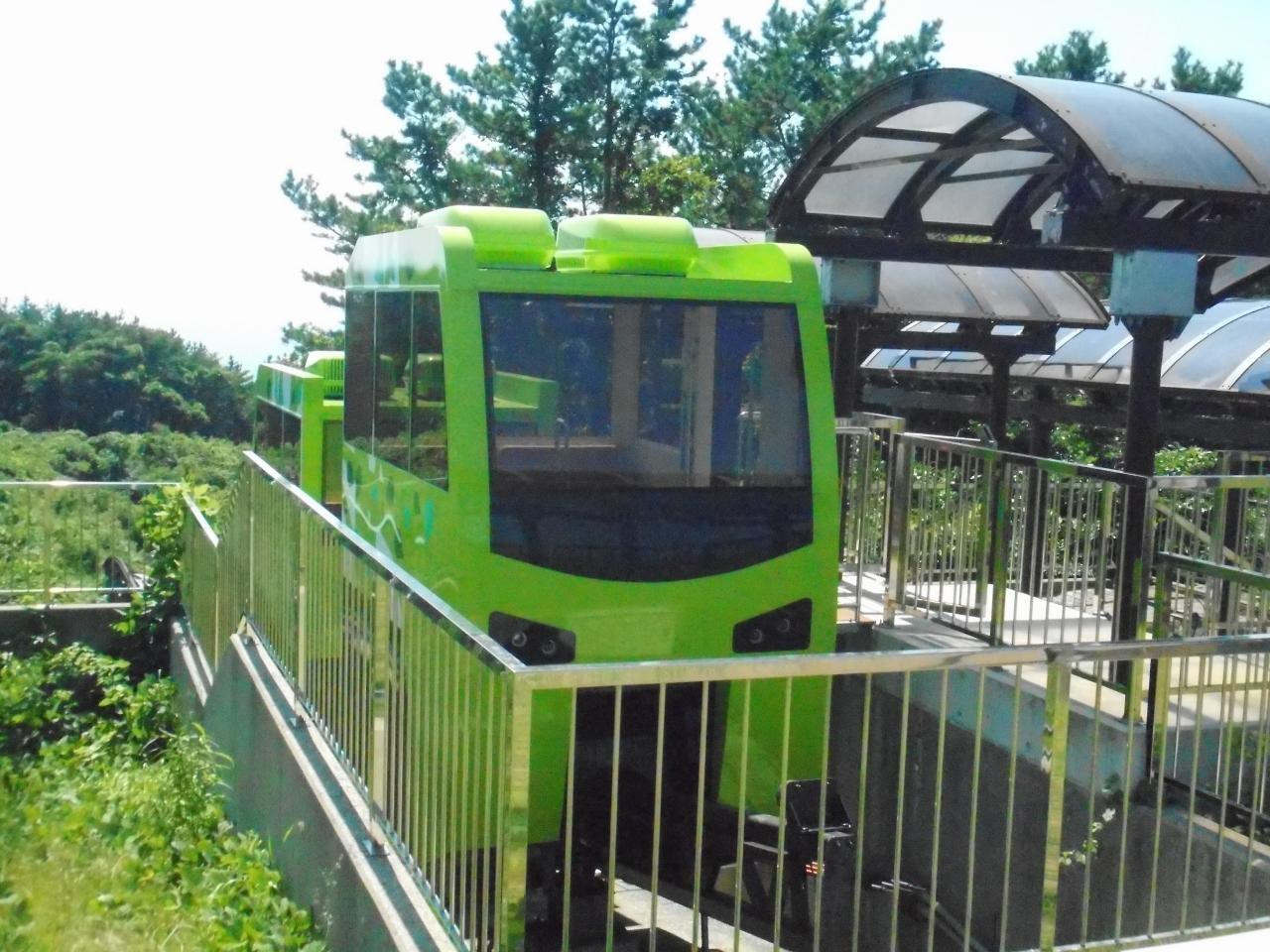 モノレールに乗って、絶景を見に行こう！3496219