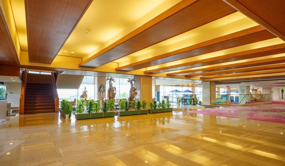 ロビーラウンジ / 2