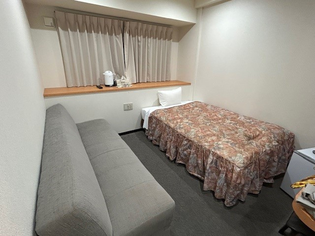 禁煙ルームなのにタバコくさい…