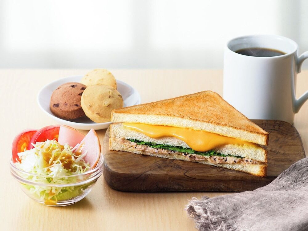 朝食