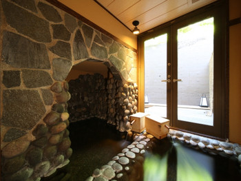 洞窟風呂付きの客室と貸切暗闇風呂。変わり種風呂を楽しんじゃおう♡4026147