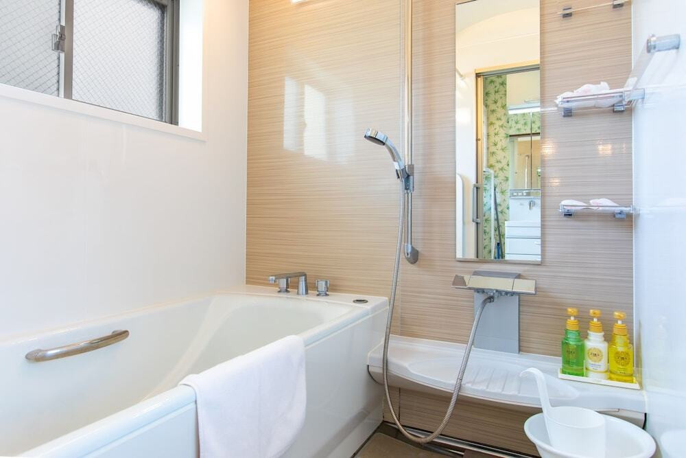 バスルームのシャワー