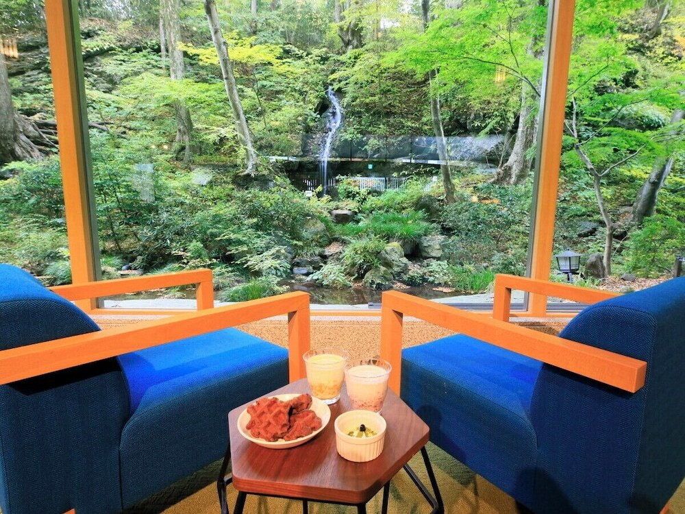 ロビーラウンジ