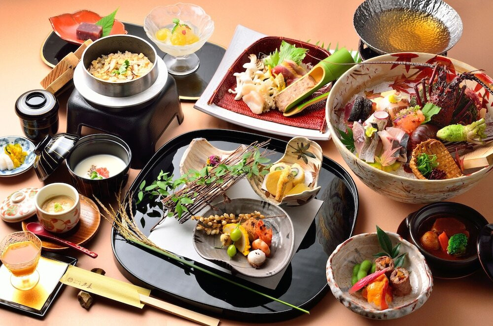 客室のお風呂は全室源泉かけ流し！鯉が泳ぐ池が見える和室も4232877