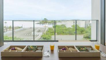 食事・飲み物 / 1