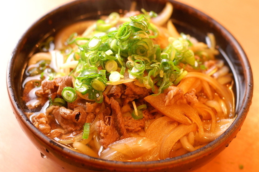 「さぬきうどん 四国屋 本店」料理 370551 冷やし肉うどん　810円