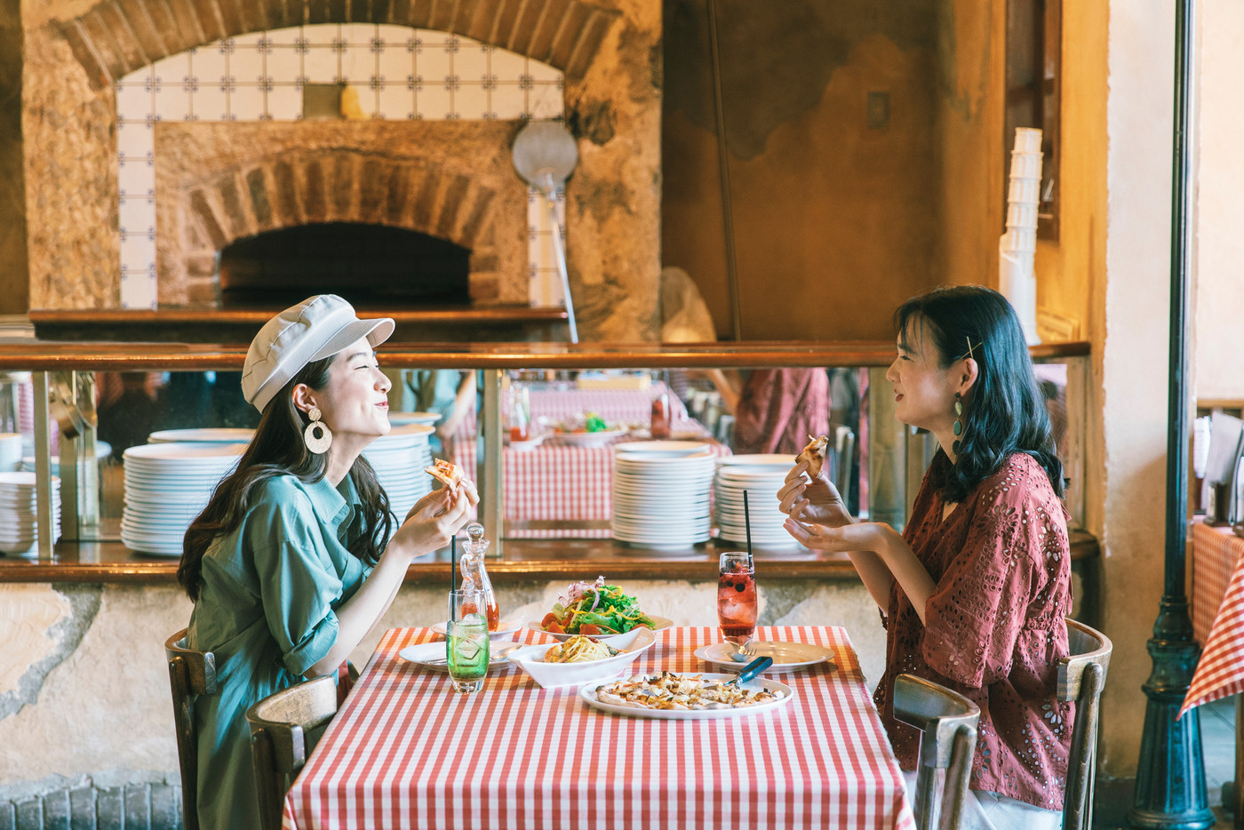 おしゃれプレートからご当地メニューまで！制覇したくなる豊富なグルメ1896354