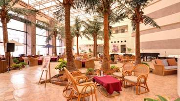 ロビー応接スペース / 3