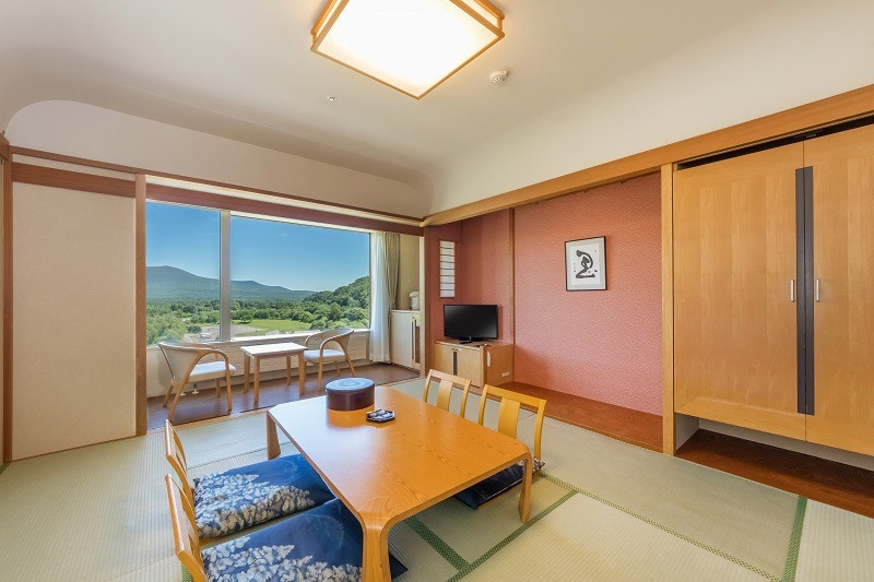 ナイトプールで夜限定のライティングや演出を楽しもう!3658634