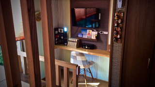 [漆黒の間/Shikkoku-Ma:203号室] スタジオコンフォート: スライド式ダブルベッド/布団 専用バスルーム (シャワーブース/シャワートイレ) 禁煙