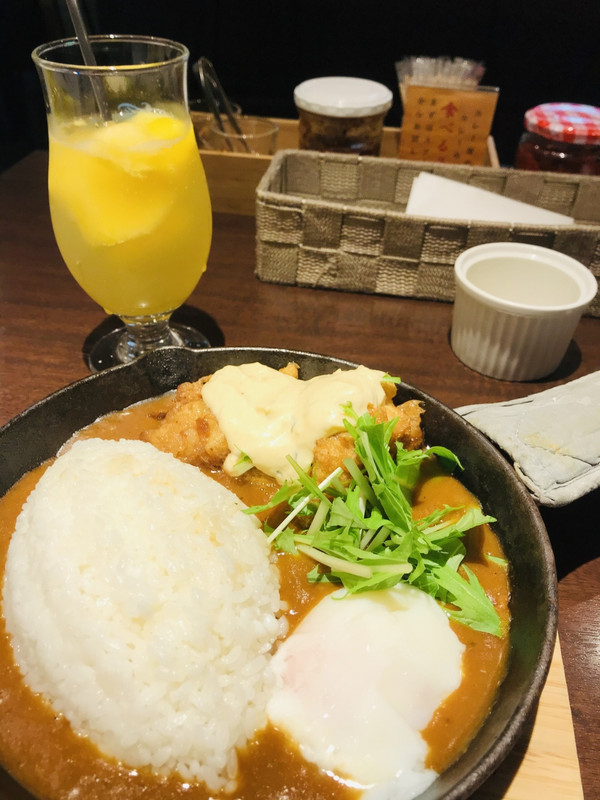 朝食にはカレーライスや冷や汁、鳥南蛮があって嬉しかったです