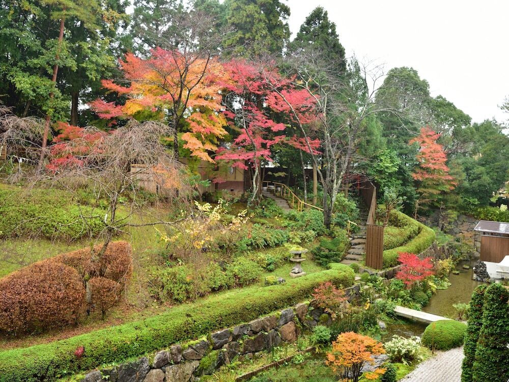 温泉旅行を楽しむ女性