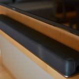 テレビ前のサウンドバー / 2