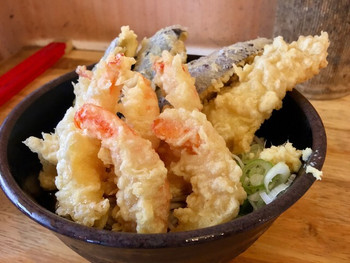 「とんがらし」料理 595886 盛り合わせ蕎麦550円なり（冷：茄子付）（2016.07）