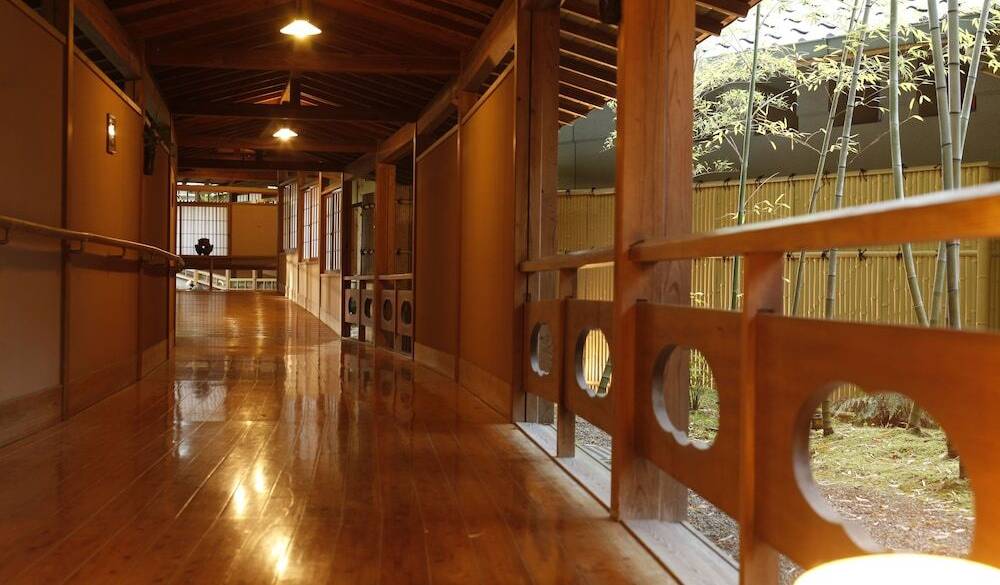 和のしつらいが素敵な館内 / 1