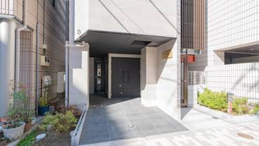 施設の入り口 / 4