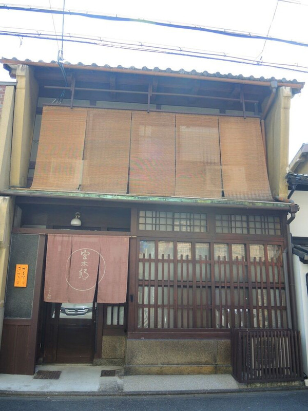施設の正面