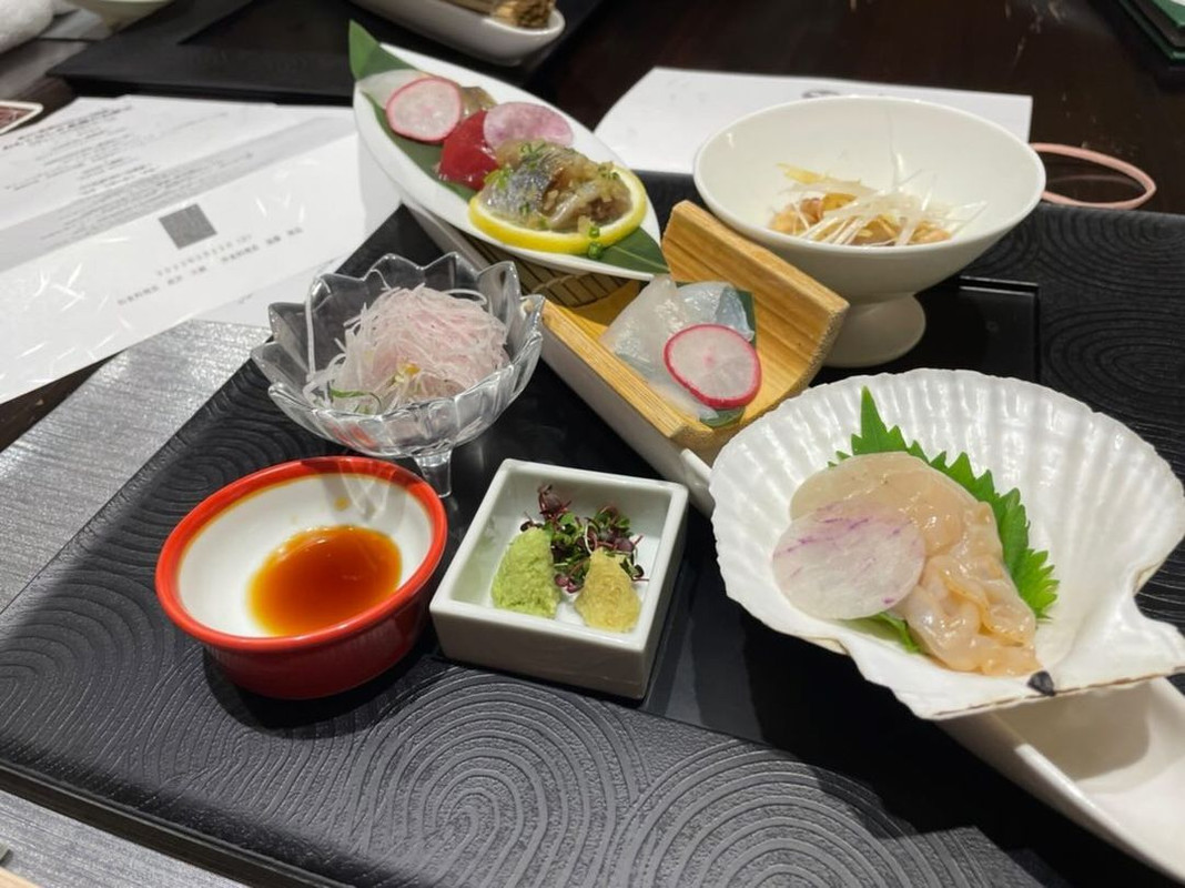 こちらは夕食。自家製燻製醤油がお刺身に合ってとっても美味しかったです！