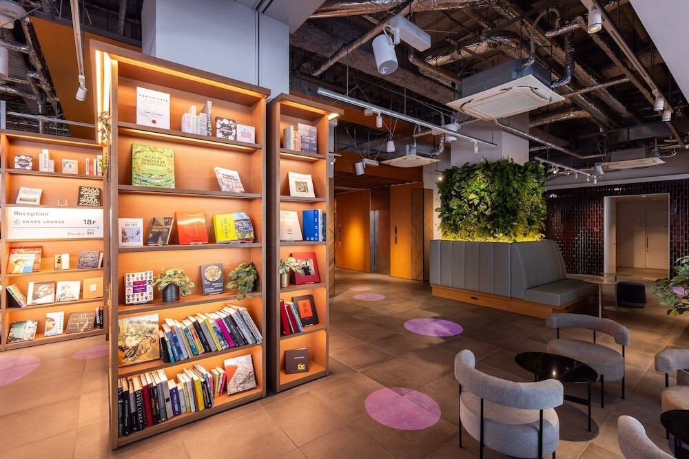 内部エントランス