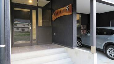 施設の入り口 / 4