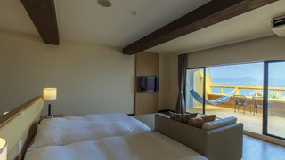 ハリウッドツイン オーシャンビュー Nagi Hotel、改装済み