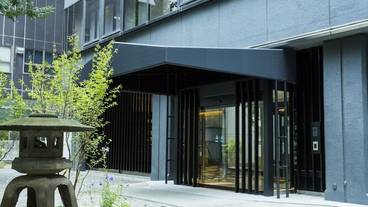 施設の入り口 / 15