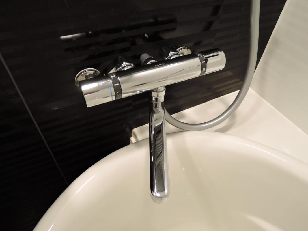 蛇口はワンハンド式だから楽