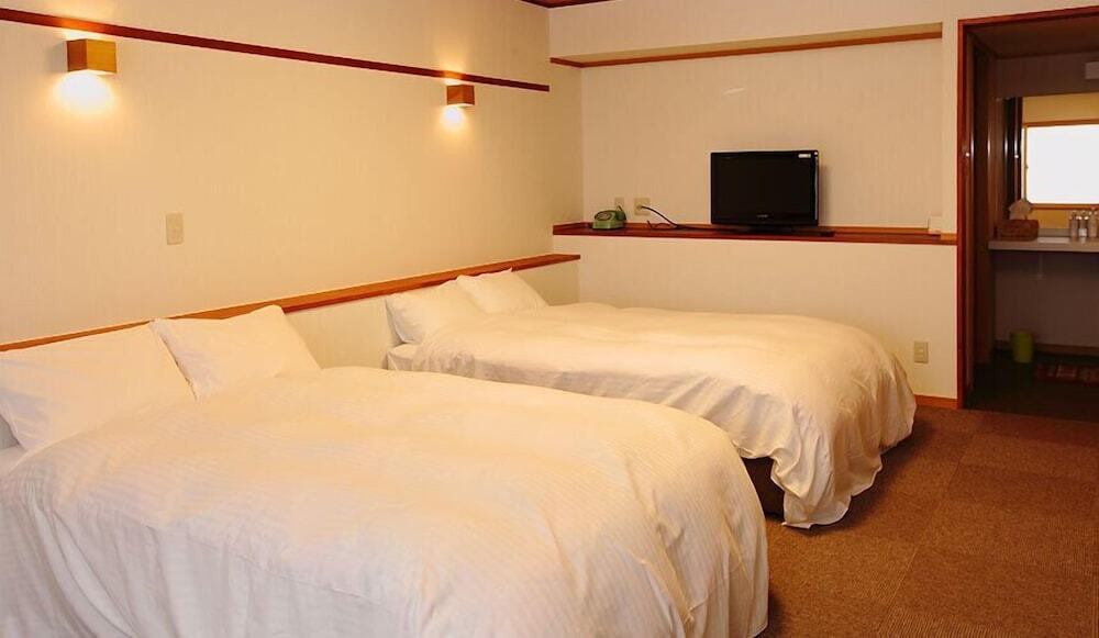 日本海と世界遺産「白神山地」の絶景◎男鹿温泉かけ流しの老舗旅館3408528