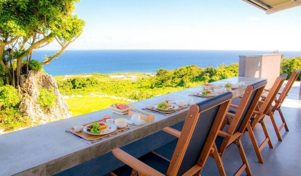 フロント棟屋上での朝食イメージ / 4