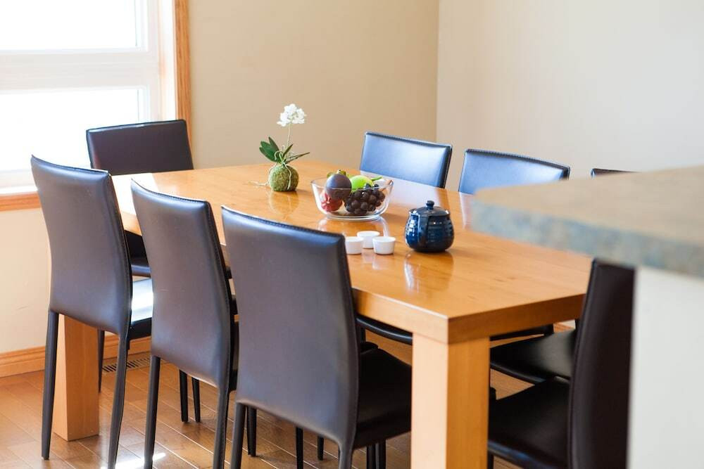 客室内のダイニングエリア