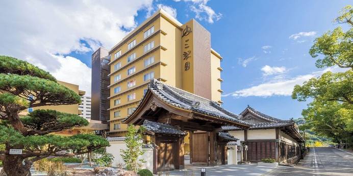 高知城下の天然温泉 三翠園(さんすいえん)(高知県 旅館) / 1