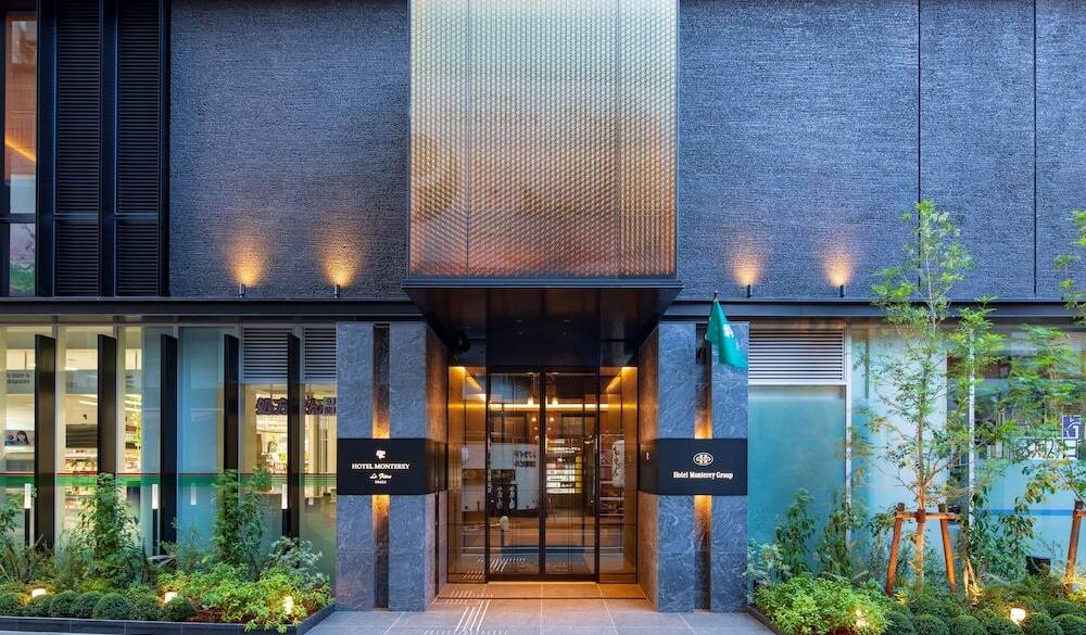 ホテルエントランス / 2