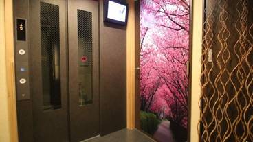 内部エントランス / 2