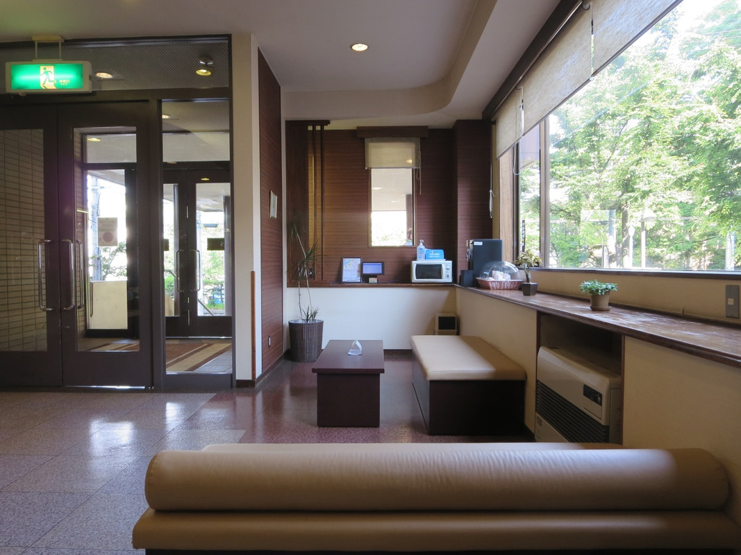 ロビーにはコーヒーマシンとレンジが置かれていました