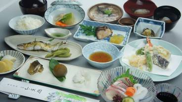 食事・飲み物 / 3