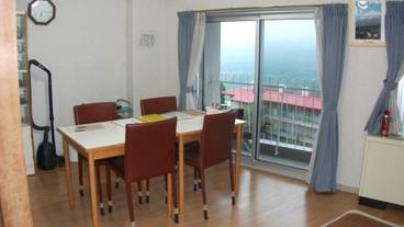 客室内のダイニングエリア / 10