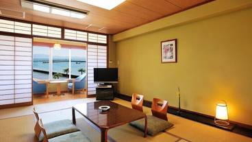 客室内のダイニングエリア / 11