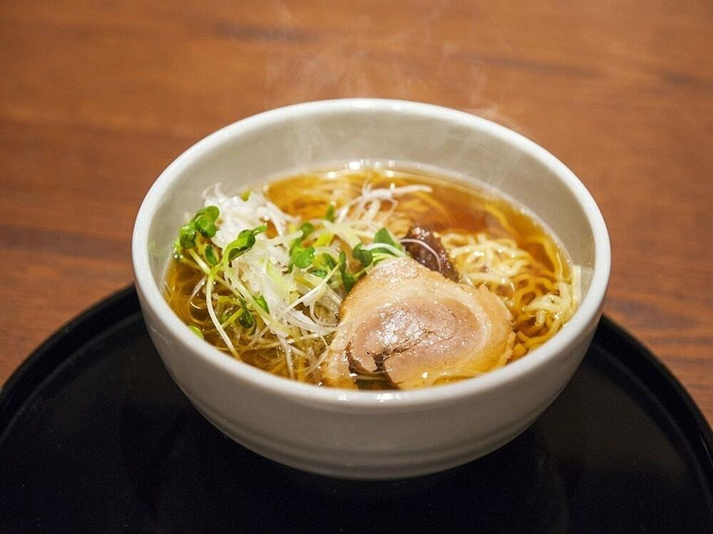 夕食後のお楽しみは「夜鳴きそば」3400795