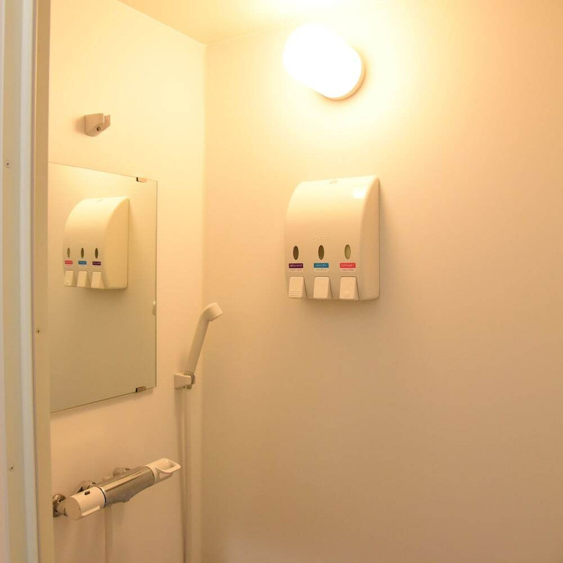 バスルームのシャワー