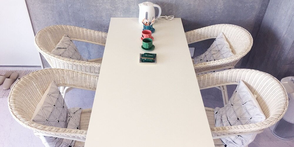 客室内のダイニングエリア