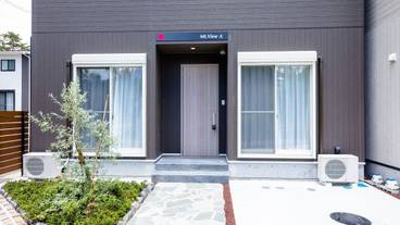 施設の入り口 / 2