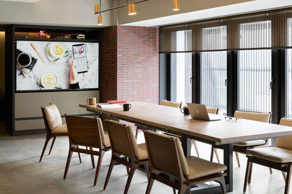 ロビーラウンジ