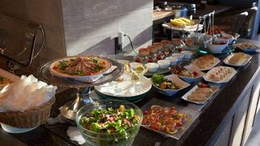 朝食スペース / 9