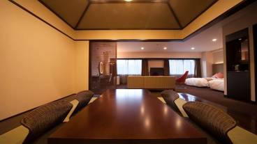 客室内のダイニングエリア / 39