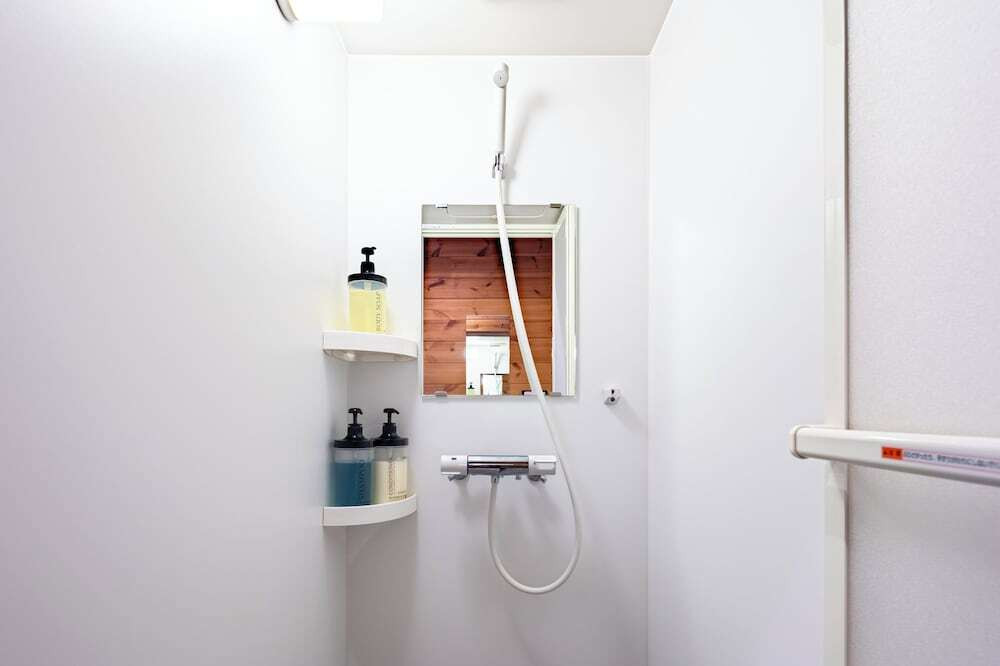 バスルームのシャワー